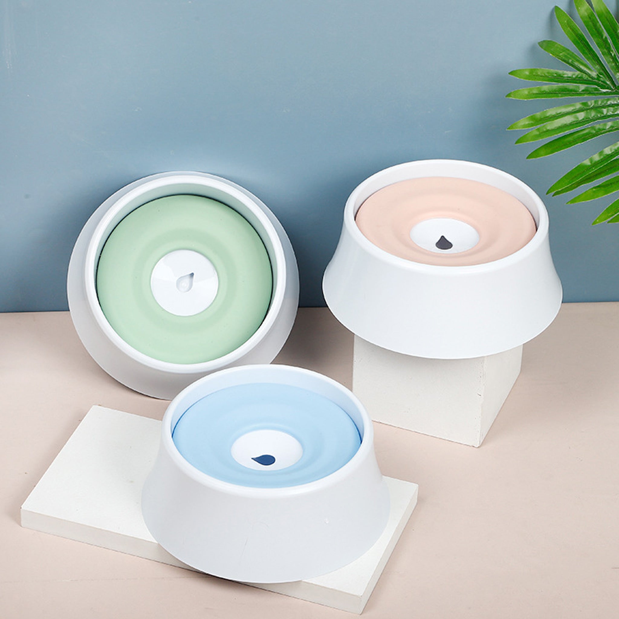 Posoda za počasno hranjenje psa